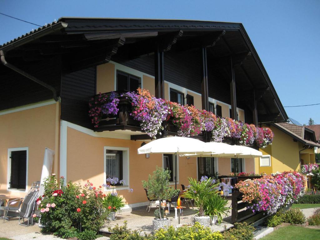 Gaestehaus Stroitz Drobollach am Faaker See Exterior photo